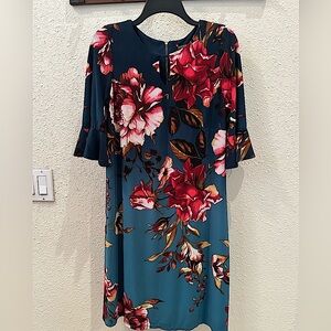 Roz & Ali knee length dress, size medium